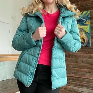Patagonia Women’s Teal Down Puffer Jacket Size M